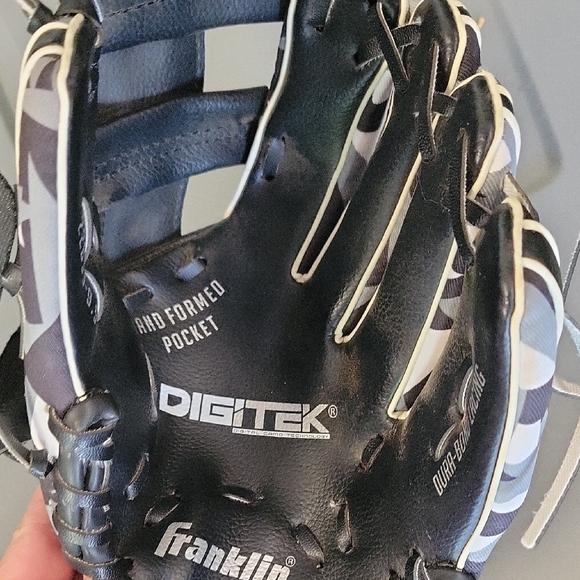Franklin Other - Franklin DIGITEK Baseball Glove